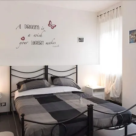 Eden 게스트하우스 3*